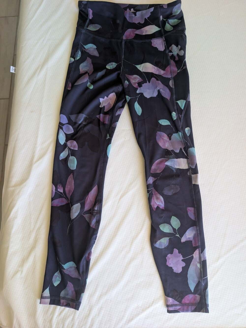 All In Motion Women’s Yoga Pants Full Length Black Patterned Size M with Pockets